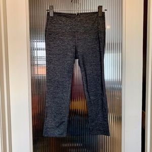 Athleta Chaturanga Cropped Legging XS
